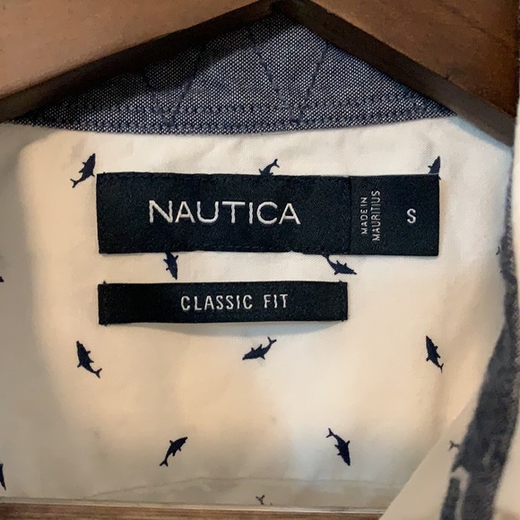 Men’s Nautica dolphin classic fit button up - Picture 3 of 4